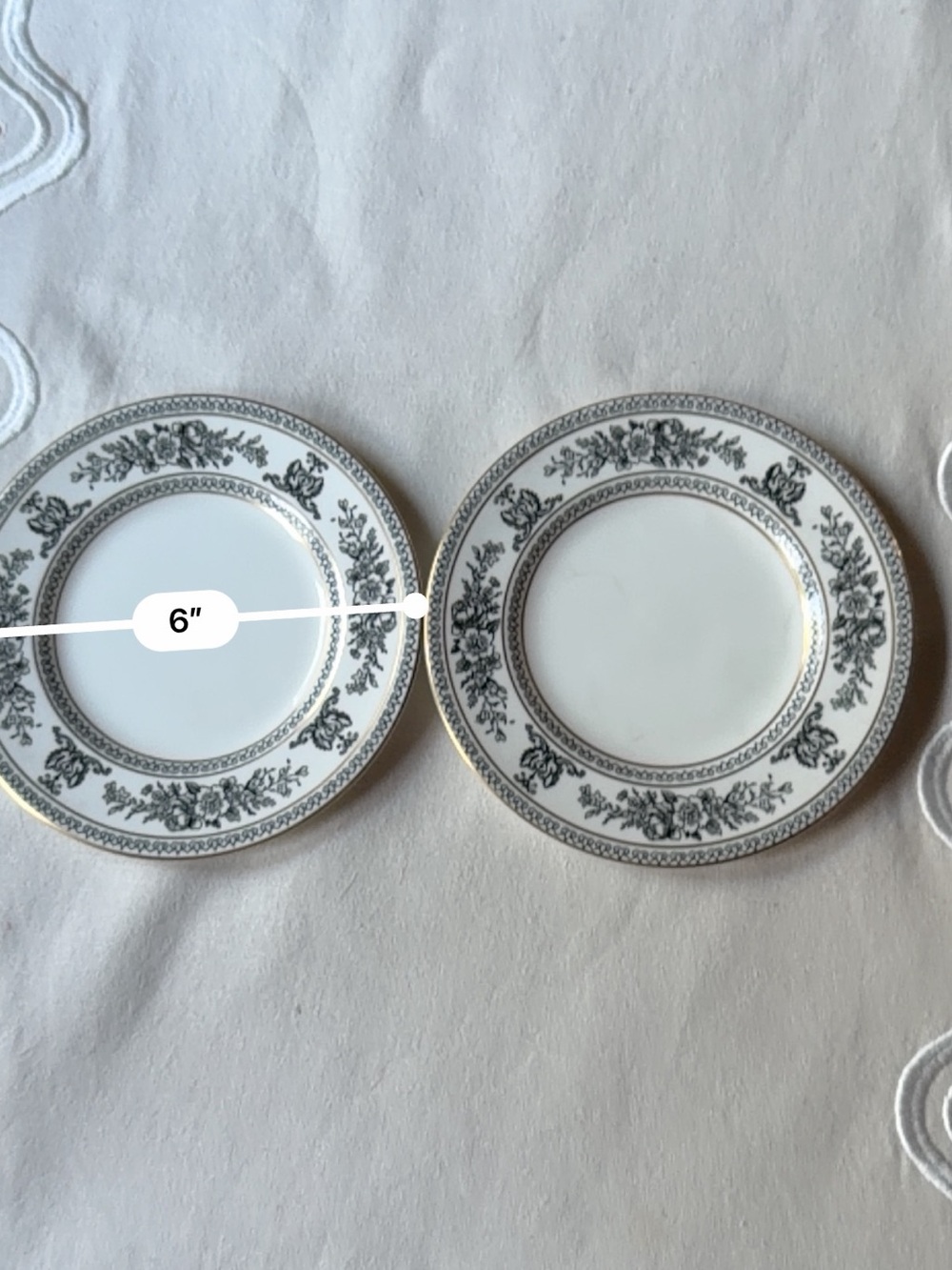 Columbia Black by Wedgwood
Bread and butter Plates